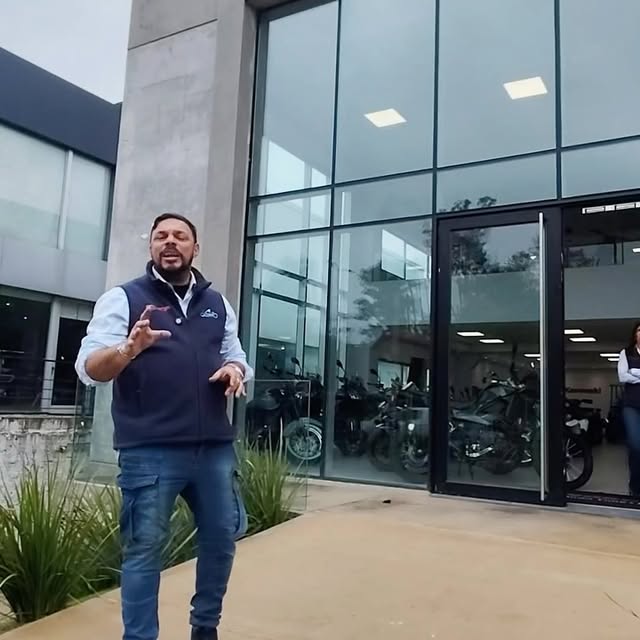 🏍️💚 KAWASAKI llega a MotoFest.

Una marca que convirtió la potencia, la tecnología y el ADN deportivo en parte de su identidad.

Desde modelos que hi...