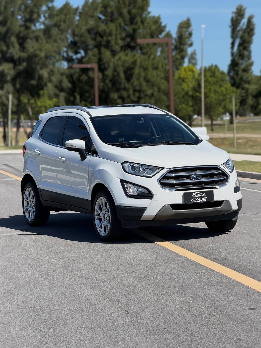 ✅NUEVO INGRESO✅

FORD ECO SPORT TITANIUM!

⚙️: 4 CILINDROS!

🐎: 123HP!

📅: 2020!

KM: 80.000!

TECHO!

CUERO!

CONTROL CRUCERO!

LEVAS AL VOLANTE!...