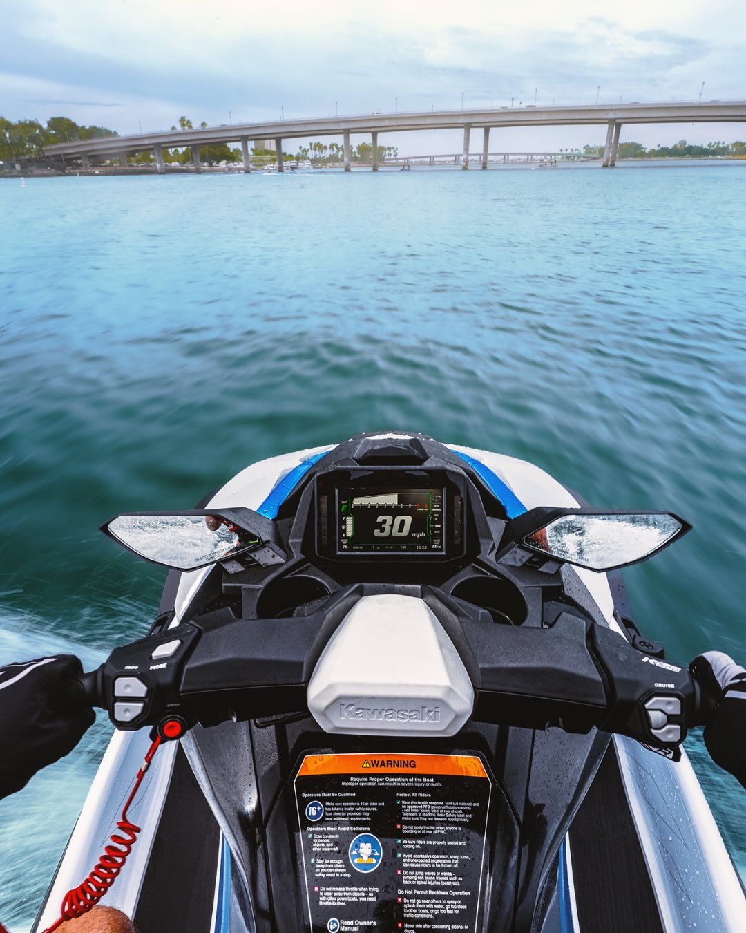 Jet Ski STX 160X 🌊🔥 Combina diseño deportivo, tecnología y una plataforma ágil pensada para disfrutar cada momento sobre el agua.