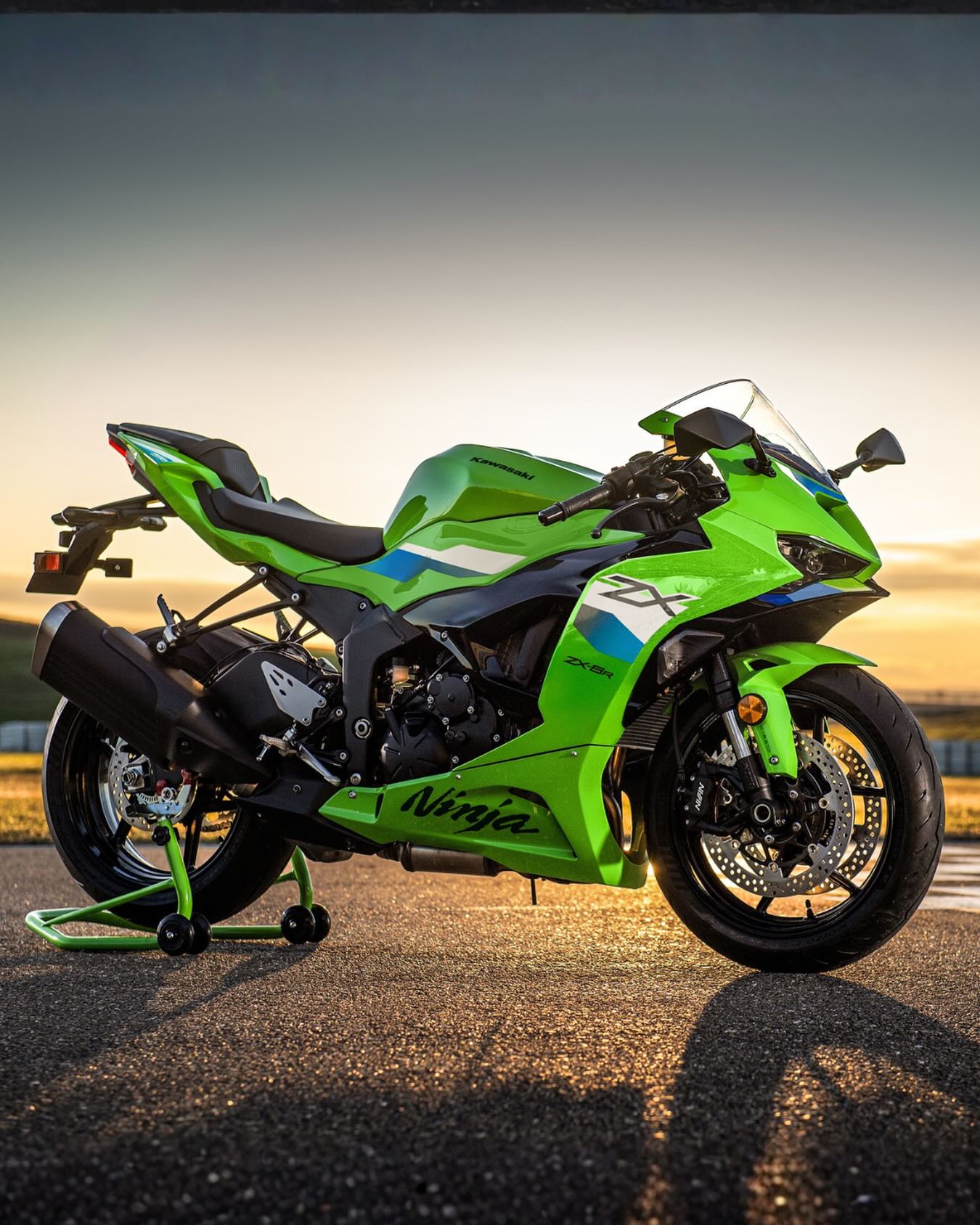Rendimiento que marca la diferencia. 🏍️⚡La Ninja ZX-6R entrega una aceleración contundente y una conducción deportiva que invita a ir por más.