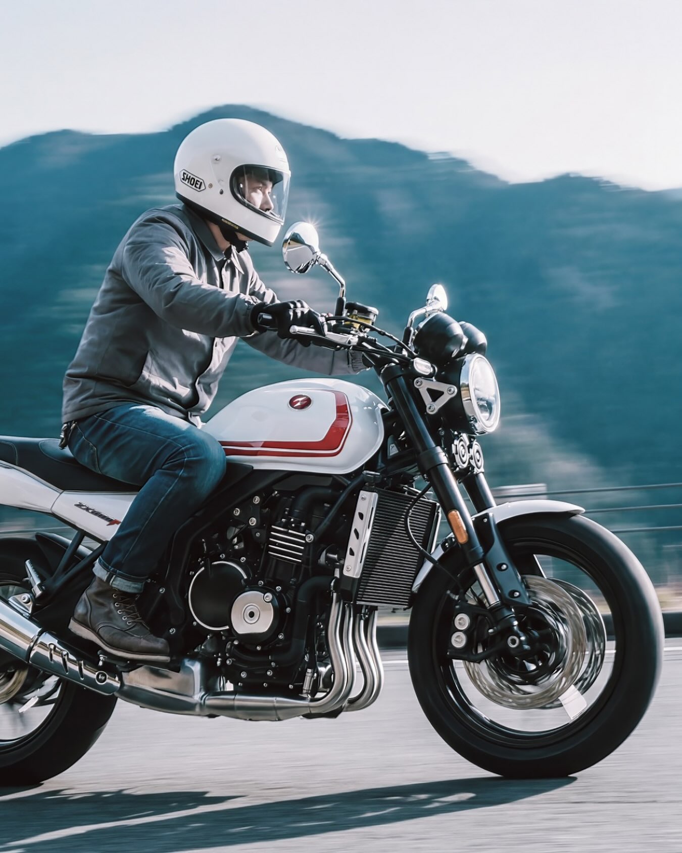 ZXMOTO 500F 🏍️La esencia de las motos clásicas se une a la tecnología actual y al carácter de su motor de cuatro cilindros en línea. 🔥